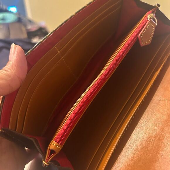 Dooney & Bourke Black and Gold Monogram 1975 Clutch/Wallet/Crossbody - Picture 9 of 12